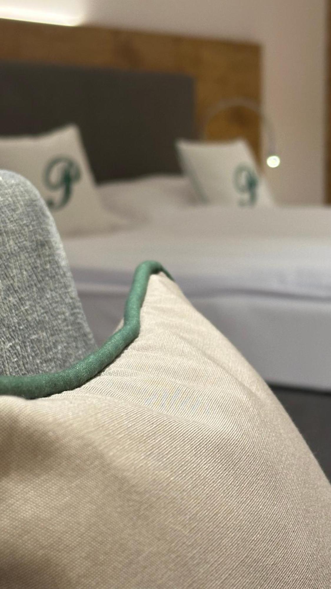 Zur Post Hotel *